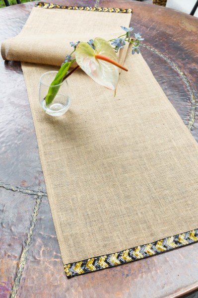 Down Arrow Işıltı Şerit Biyeli Jüt Runner 40 x 150 cm