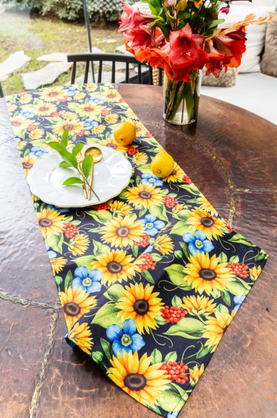 Black Sun Flower Duck Keten Runner  40 x 140