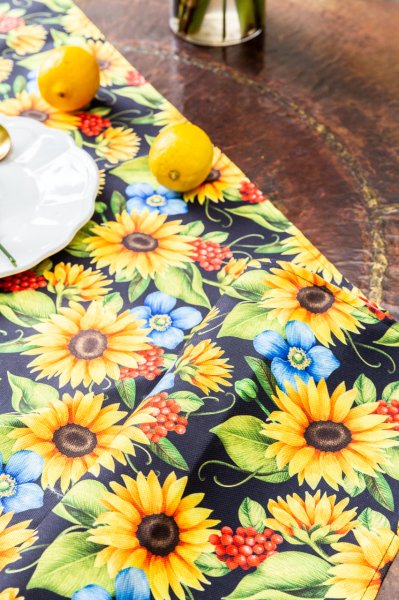 Black Sun Flower Duck Keten Runner  40 x 140