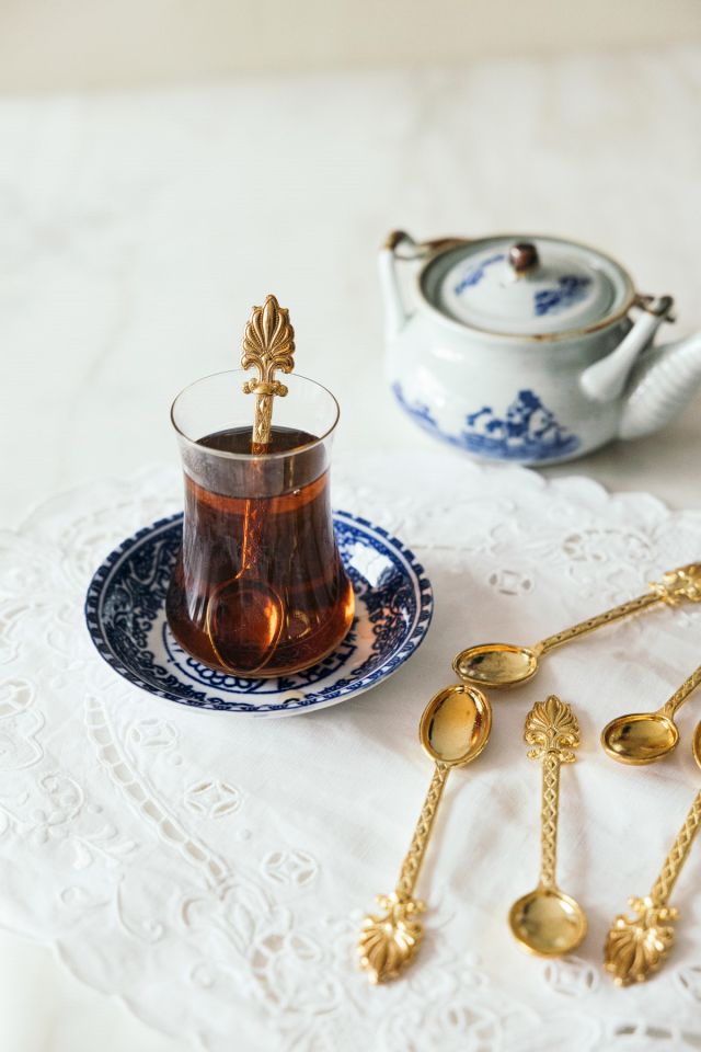 6'lı Royal Majesty Serisi - Zarif Fleur-de-Lis Motifli Altın Çay Kaşığı Seti